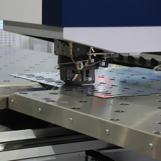 Dầu dập kim loại