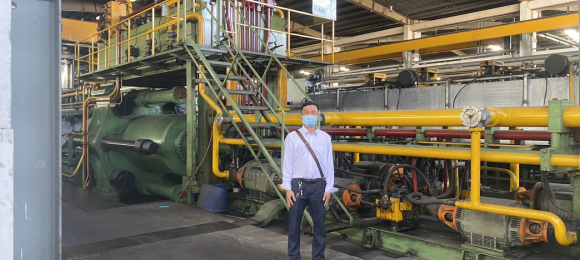 Hế thống máy ép nhựa dùng dầu thuỷ lực gì?